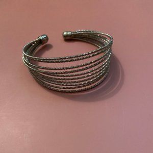 Bangle bracelet